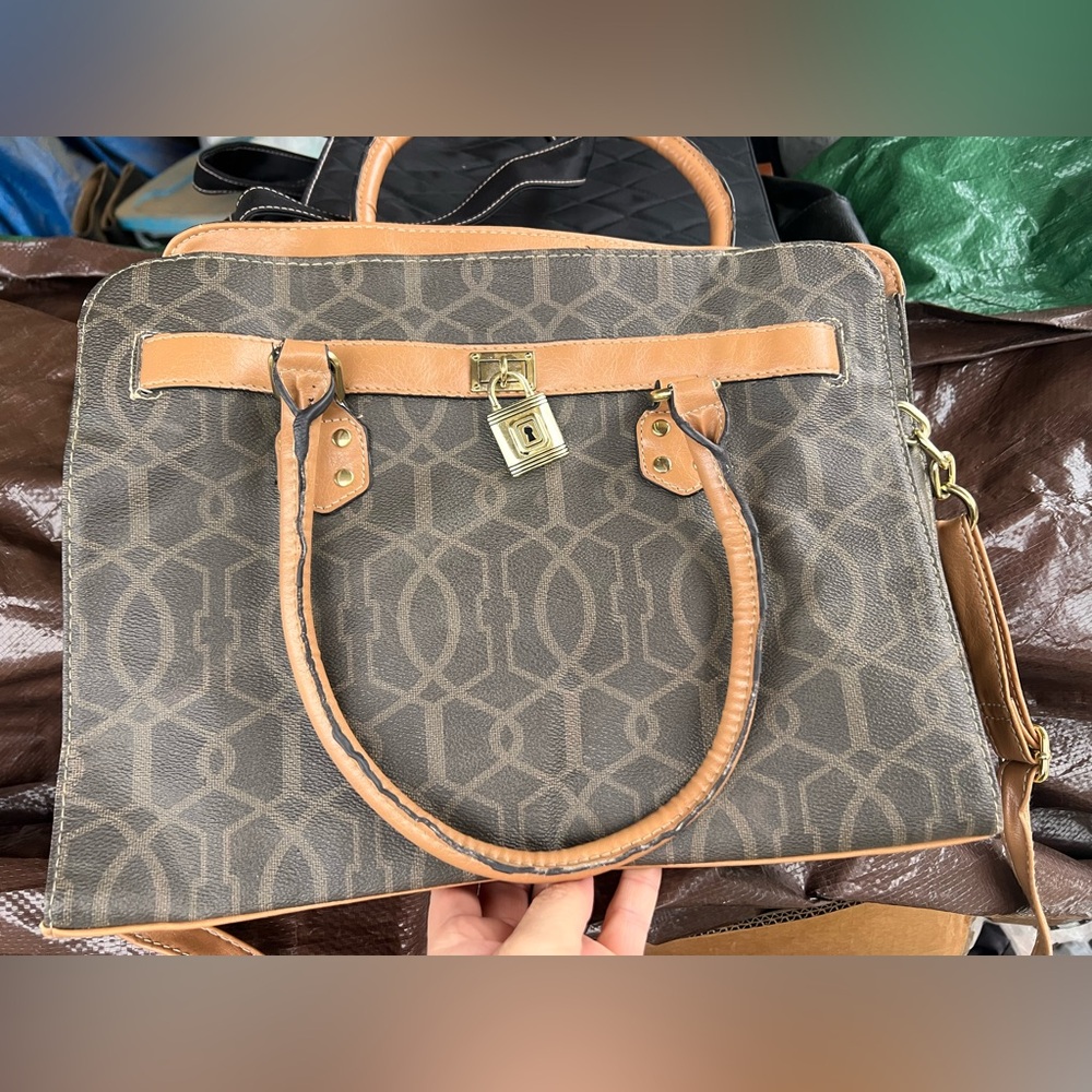 Elegant Brown and Tan Handbag